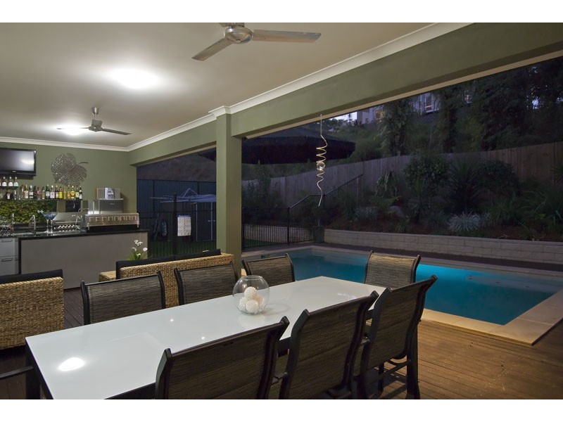 6 Bel-Air Drive, Whitfield QLD 4870