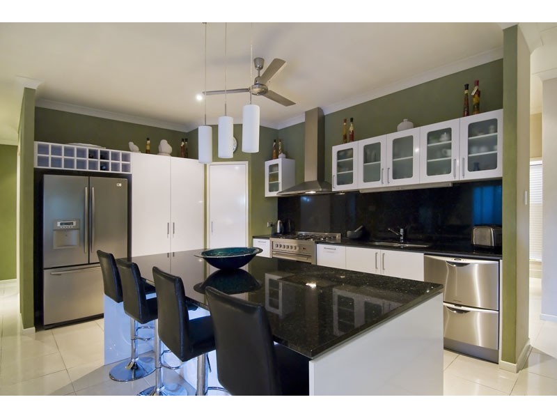 6 Bel-Air Drive, Whitfield QLD 4870