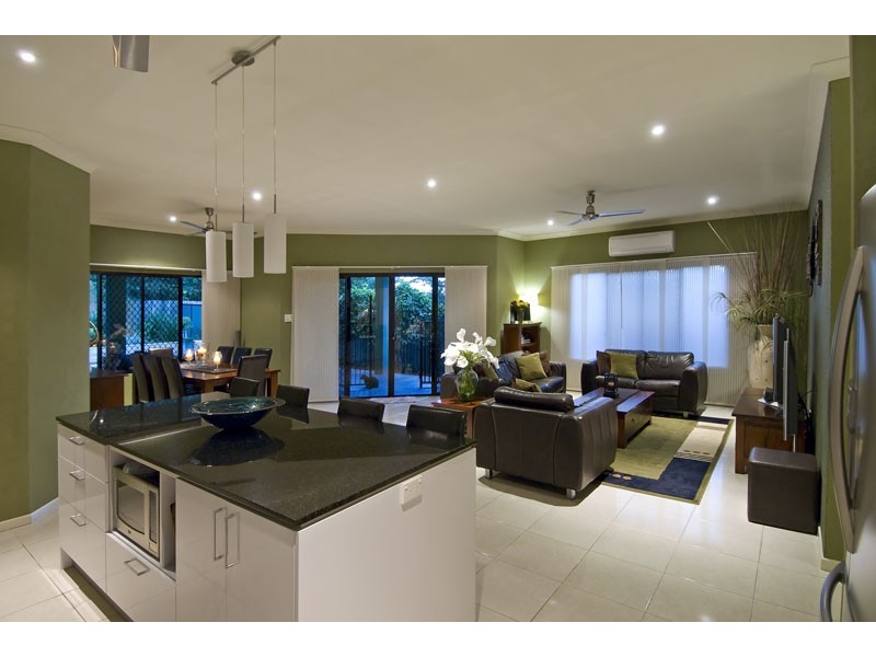 6 Bel-Air Drive, Whitfield QLD 4870