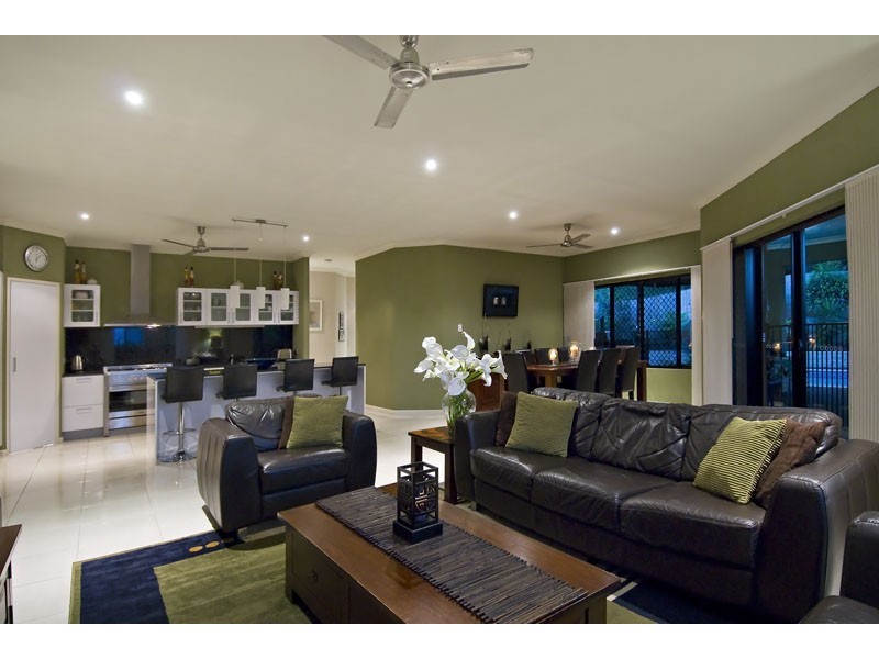 6 Bel-Air Drive, Whitfield QLD 4870