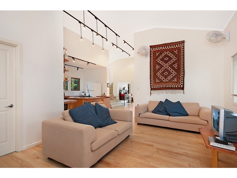 209 O’Shea Esplanade, Machans Beach QLD 4878