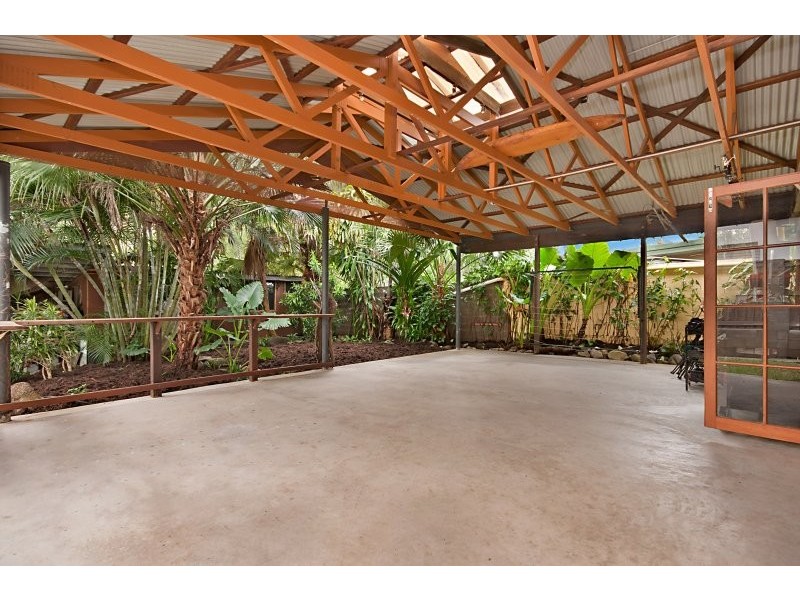 209 O’Shea Esplanade, Machans Beach QLD 4878