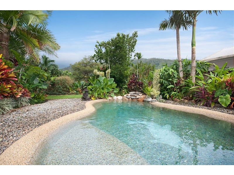 14 Jak Gee Street, Redlynch QLD 4870