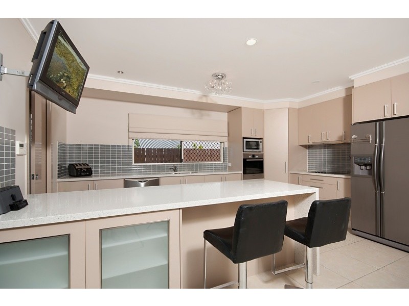 5 Emperor Street, Kanimbla QLD 4870
