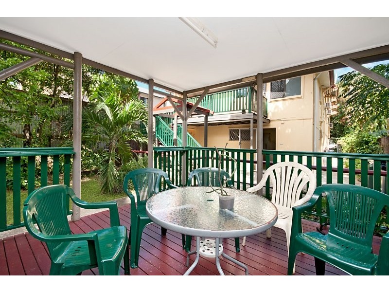 68 Water Street, Cairns City QLD 4870