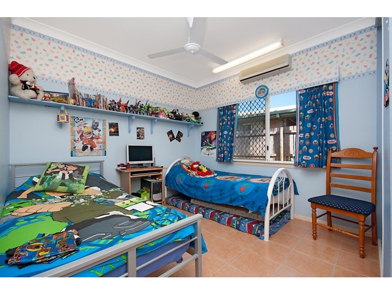 9 Golden Grove Drive, Bentley Park QLD 4869