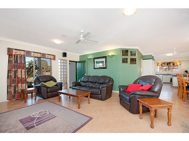 9 Golden Grove Drive, Bentley Park QLD 4869