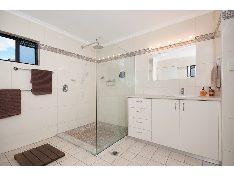 32 Alma Street, Woree QLD 4868