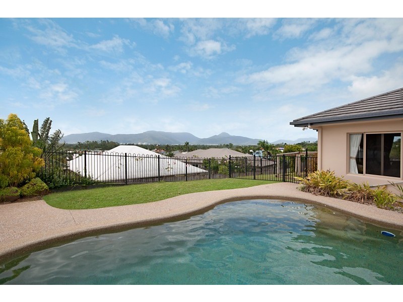 16 Morwong Close, Kanimbla QLD 4870