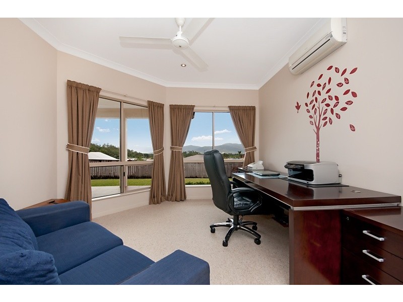 16 Morwong Close, Kanimbla QLD 4870