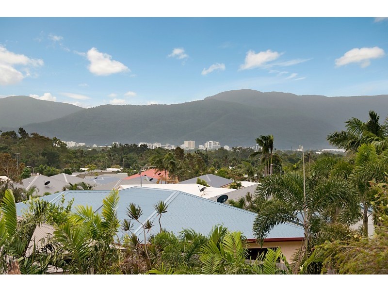 16 Morwong Close, Kanimbla QLD 4870