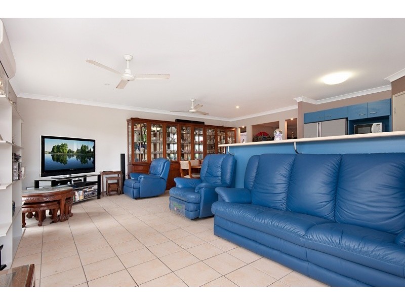 26 Allinga Close, Bentley Park QLD 4869