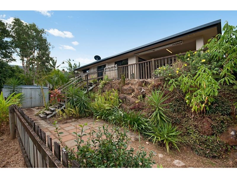 26 Allinga Close, Bentley Park QLD 4869