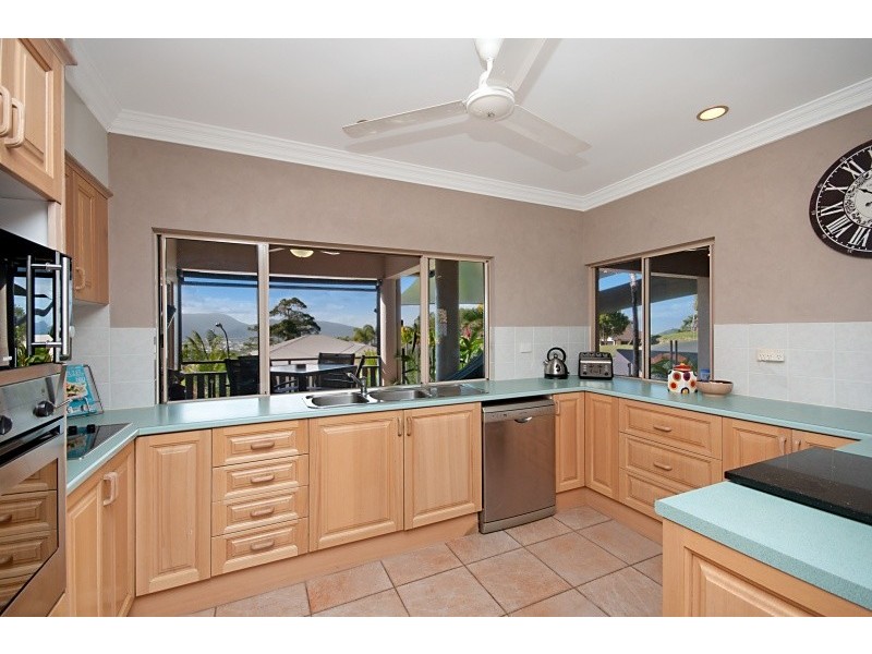 19 Oceanview Place, Mooroobool QLD 4870