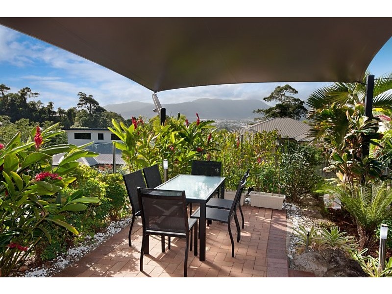 19 Oceanview Place, Mooroobool QLD 4870