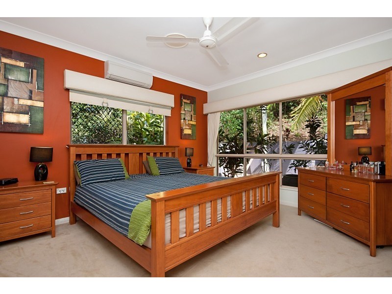 19 Oceanview Place, Mooroobool QLD 4870