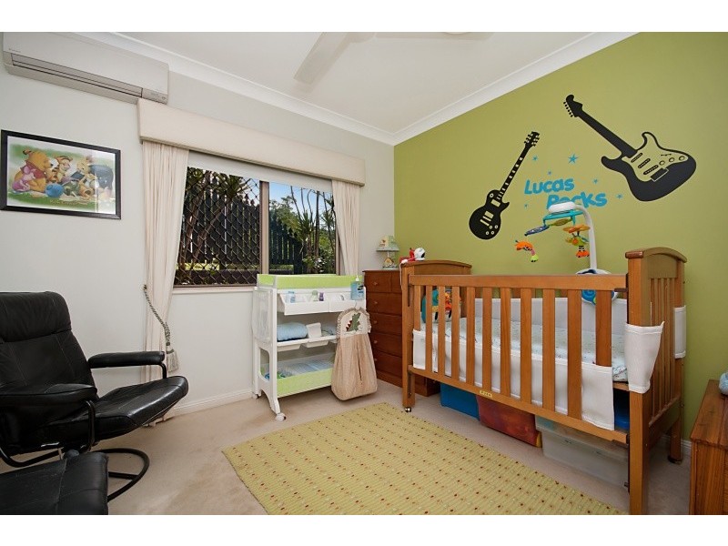 19 Oceanview Place, Mooroobool QLD 4870