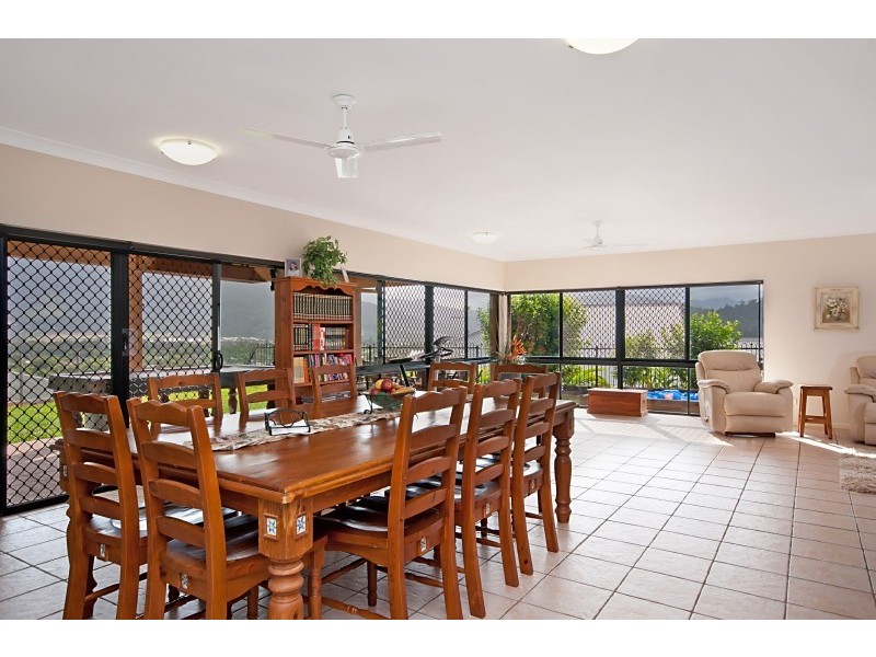 15 Playford Close, Brinsmead QLD 4870