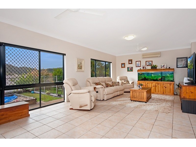 15 Playford Close, Brinsmead QLD 4870