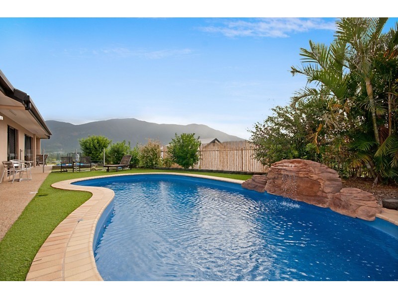 15 Playford Close, Brinsmead QLD 4870