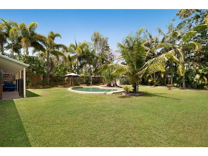 15 Carolyn Close, Yorkeys Knob QLD 4878