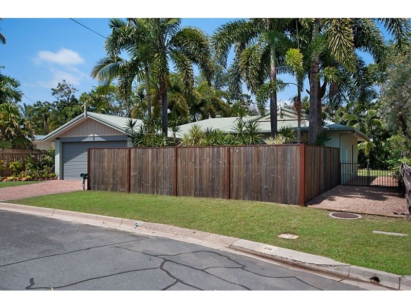 15 Carolyn Close, Yorkeys Knob QLD 4878