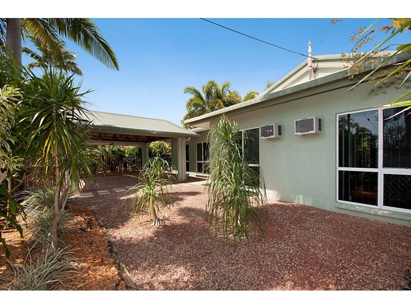 15 Carolyn Close, Yorkeys Knob QLD 4878