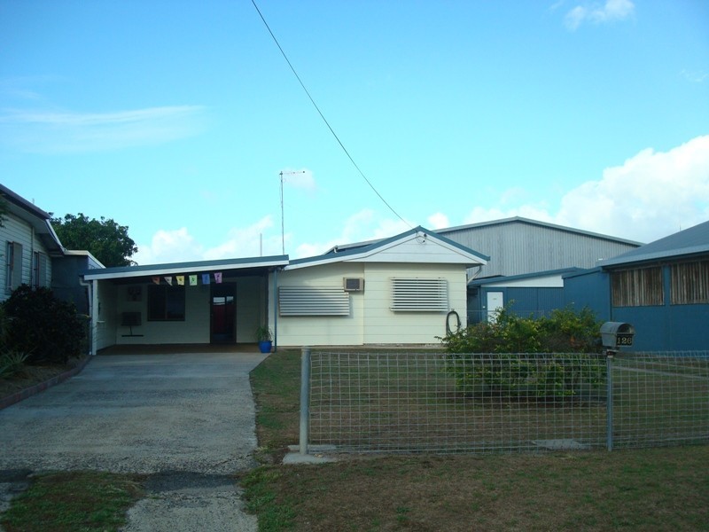 124 – 126 Newell Street, Bungalow QLD 4870