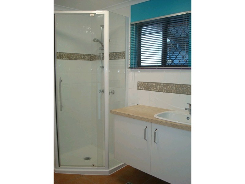 124 – 126 Newell Street, Bungalow QLD 4870