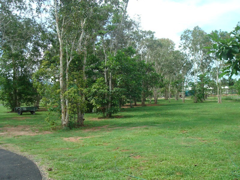 88 Giffin Road, White Rock QLD 4868