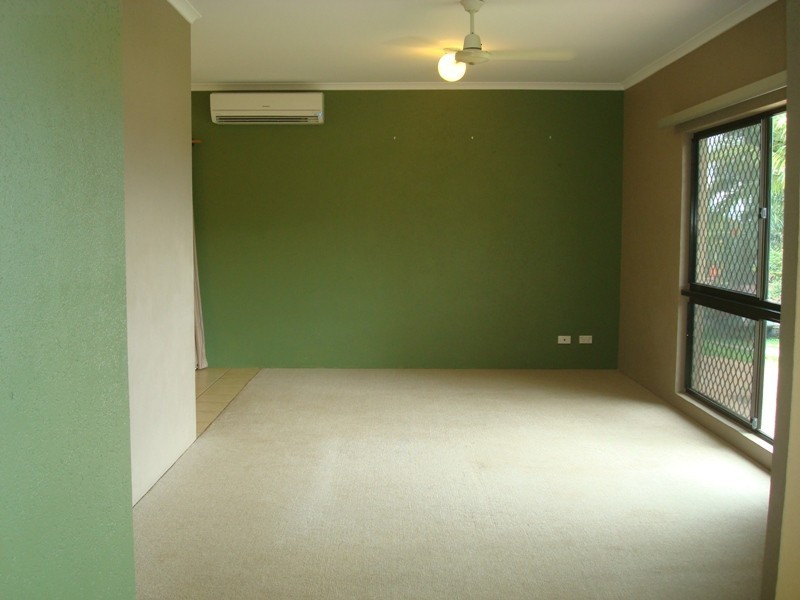 31 Pilosa Street, Redlynch QLD 4870