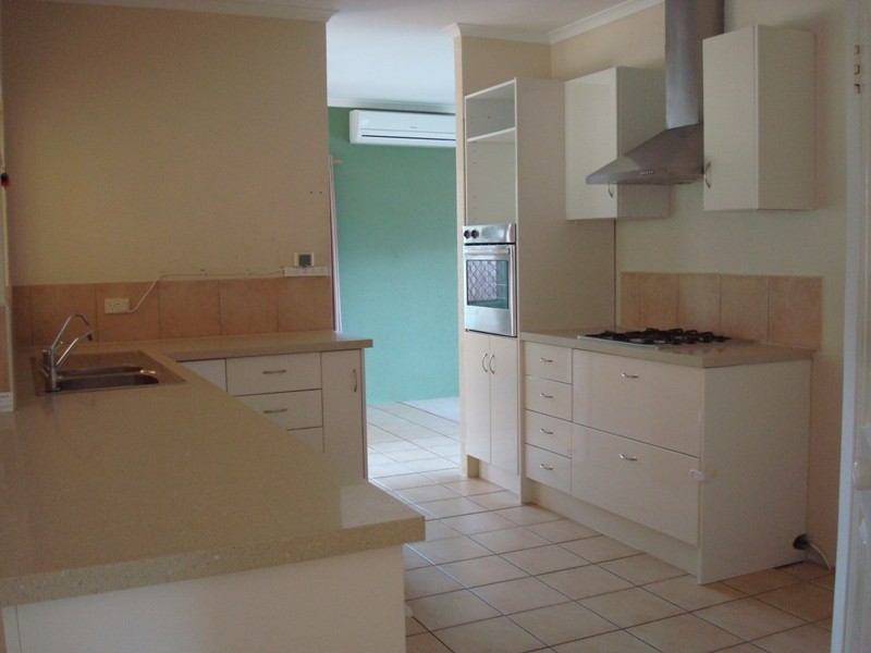 31 Pilosa Street, Redlynch QLD 4870