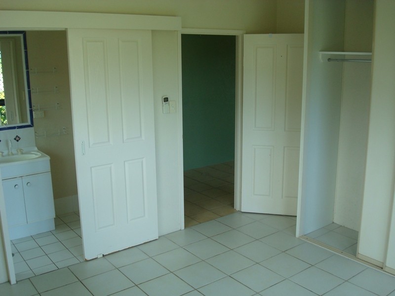 31 Pilosa Street, Redlynch QLD 4870