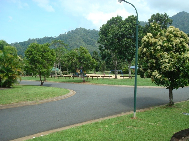 31 Pilosa Street, Redlynch QLD 4870