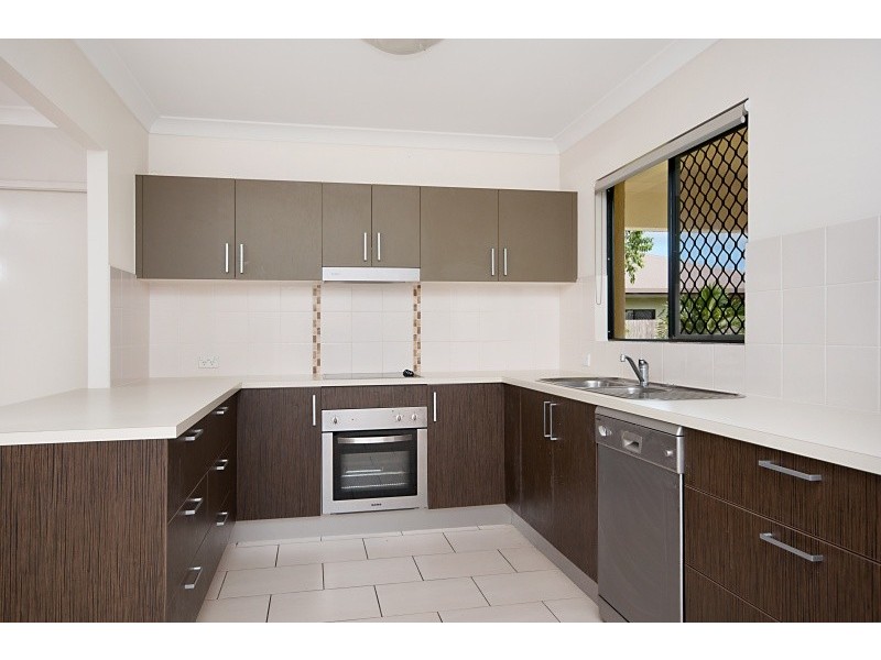 16 Goldberg Close, White Rock QLD 4868