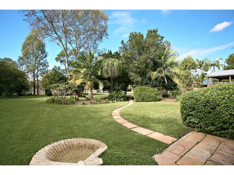 33 Moore Road, Burpengary QLD 4505