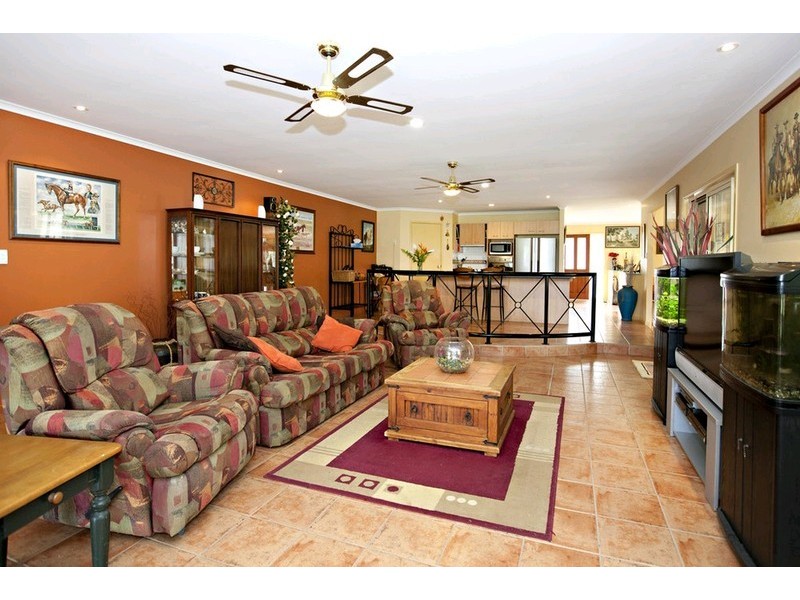 240 Rutters Road, Elimbah QLD 4516