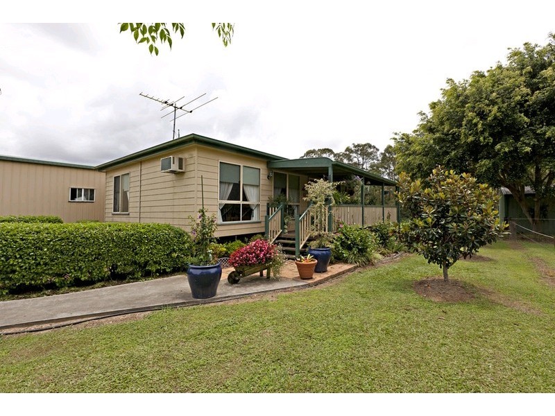 240 Rutters Road, Elimbah QLD 4516