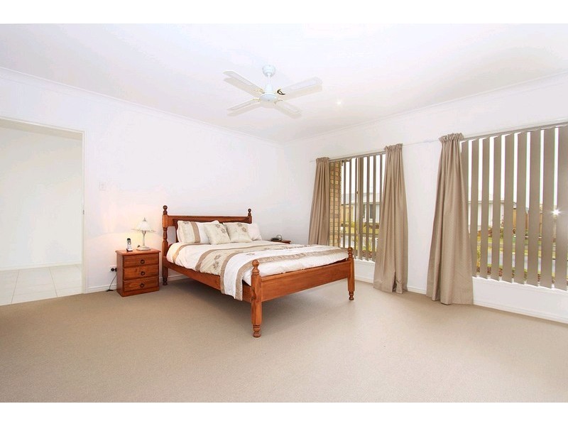 26 Langham Crescent, North Lakes QLD 4509