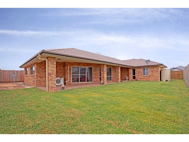 26 Langham Crescent, North Lakes QLD 4509