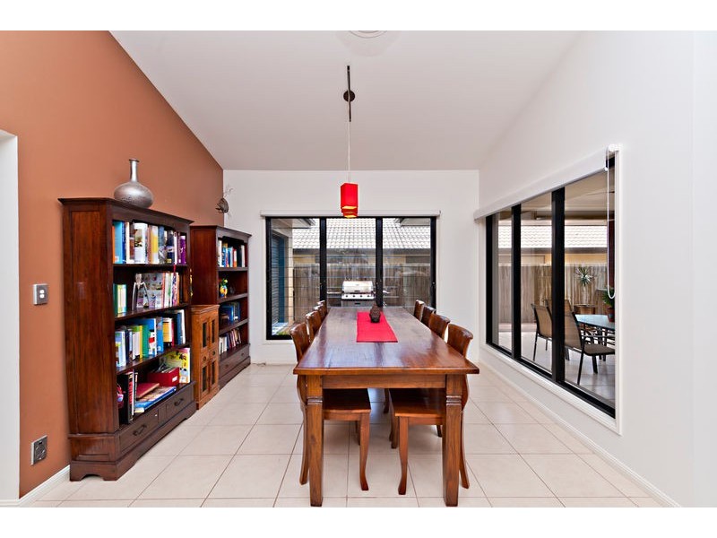 6 Brookfield Street, North Lakes QLD 4509