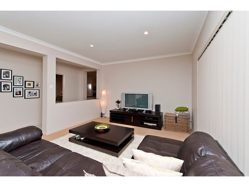 16 Cottonwood Circuit, North Lakes QLD 4509