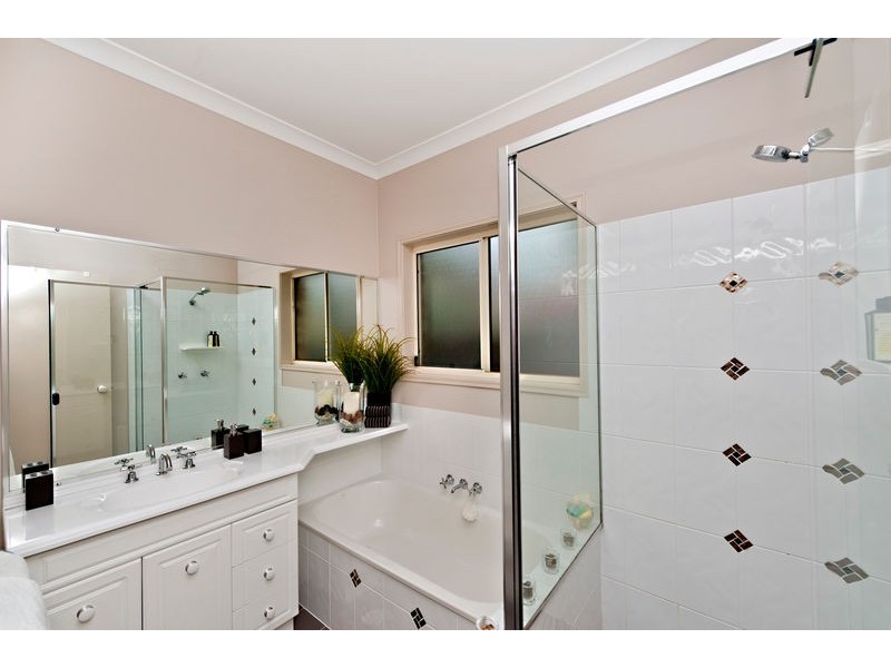 16 Cottonwood Circuit, North Lakes QLD 4509