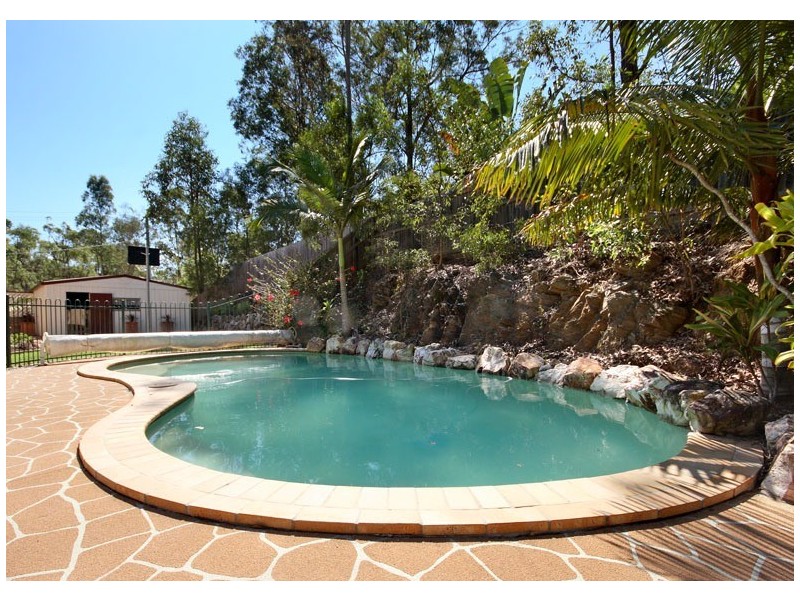 35 Beech Drive, Cashmere QLD 4500