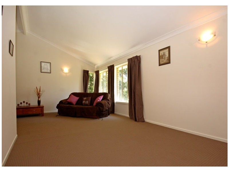 35 Beech Drive, Cashmere QLD 4500