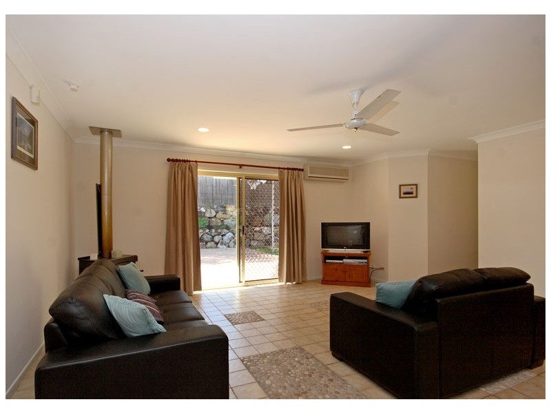 35 Beech Drive, Cashmere QLD 4500