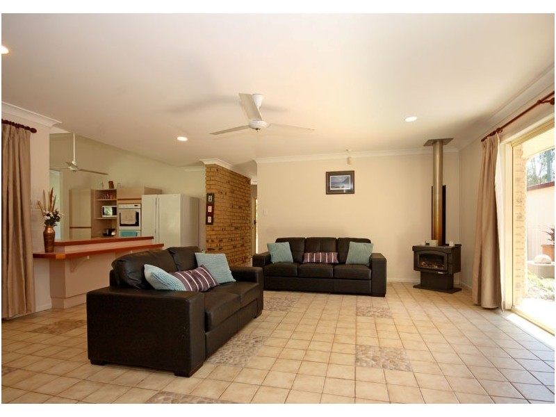 35 Beech Drive, Cashmere QLD 4500