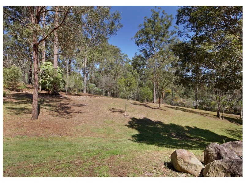 35 Beech Drive, Cashmere QLD 4500