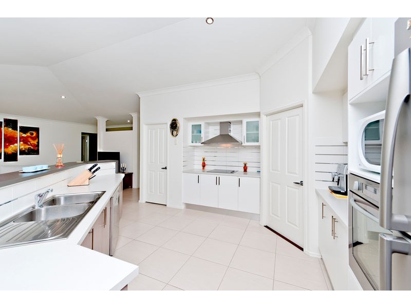 27 Wedgetail Circuit, Narangba QLD 4504