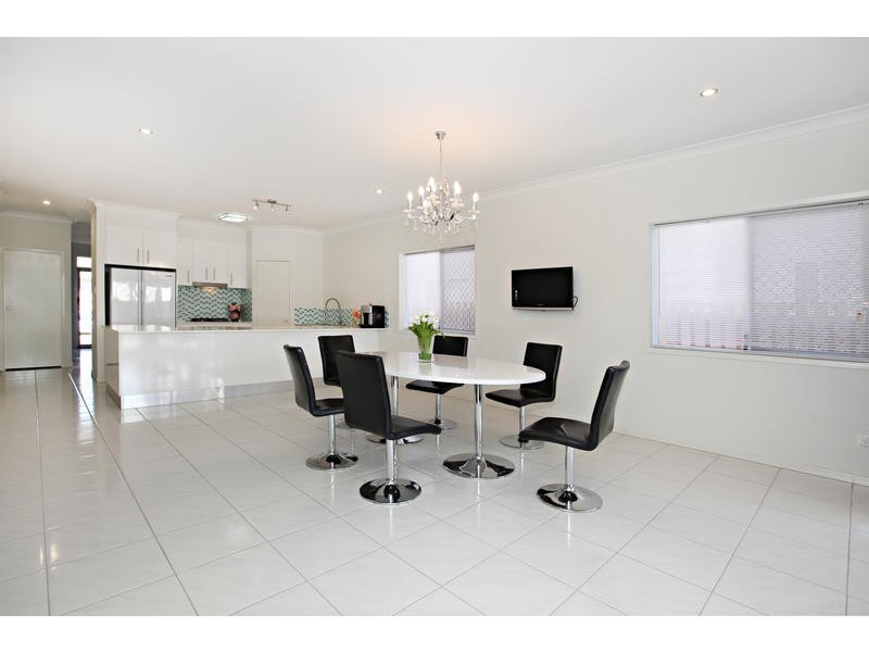 24 Lanagan Circuit, North Lakes QLD 4509